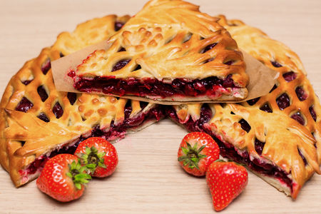 Пирог с клубникой