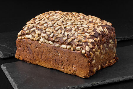 Хлеб ржано-пшеничный с семечками