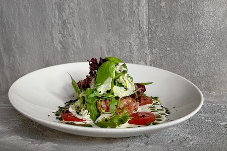 Тартар из тунца с томатами