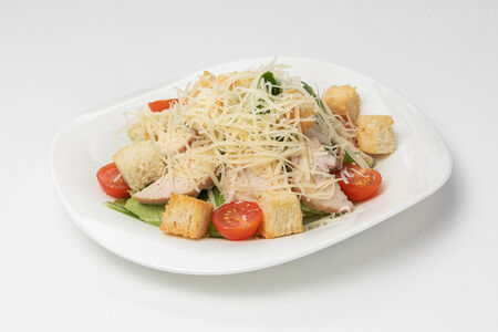 Салат Цезарь с куриной грудкой