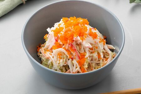 Салат с Коул Слоу с крабом