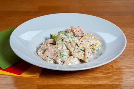 Пенне с лососем и цуккини