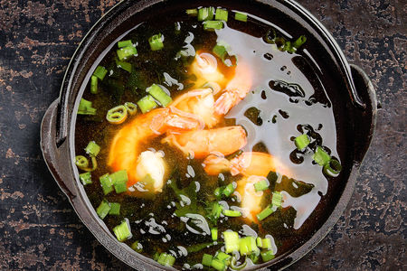 Мисо-суп с тигровыми креветками