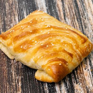 Хачапури слоёный с сыром