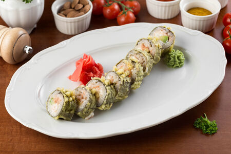 Ролл с лососем в темпуре