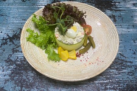 Салат Оливье Похмельный с говяжьим языком