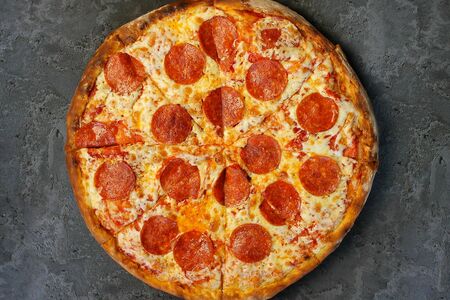 Пепперони пицца