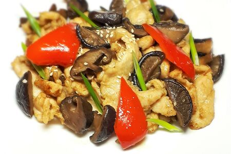 Цыпленок с грибами шиитаке