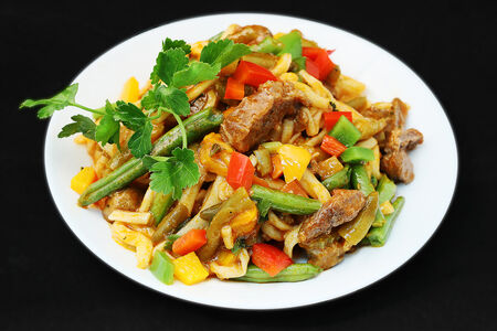 Жареный лагман с телятиной