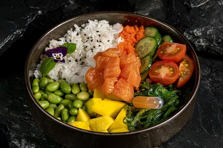 Поке с лососем