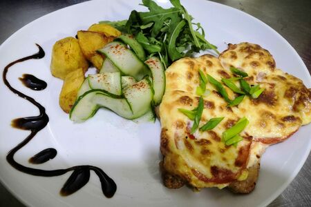 Мясо по-французски