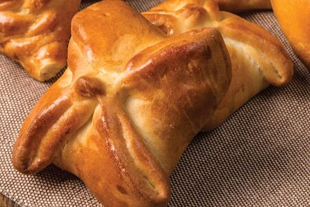 Пирожок с яблоком