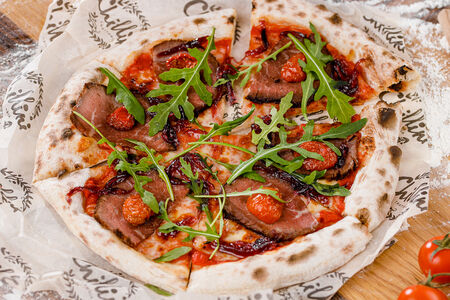 Пицца с ростбифом