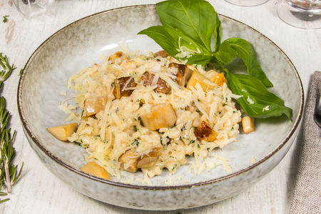 Ризотто с белыми грибами в сливочном соусе