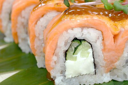 Запеченная Филадельфия с солёной карамелью