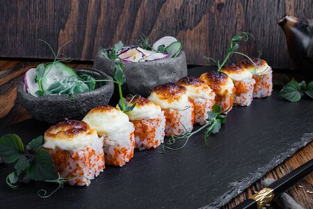 Креветка под сырной шапочкой