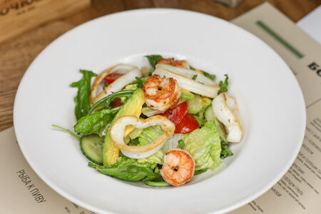 Салат с морепродуктами