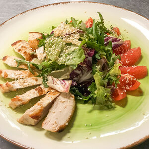 Салат с курицей и грейпфрутом