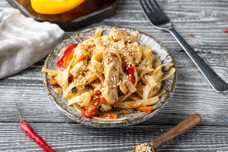 Лапша Удон с курицей и овощами