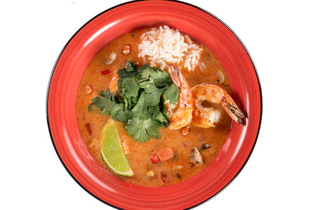 Том ям с треской и креветками