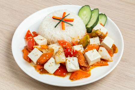 Рис с тофу и овощами