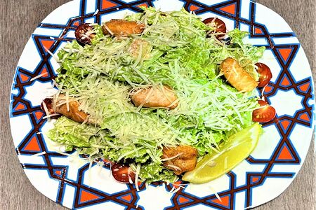 Салат Цезарь с семгой