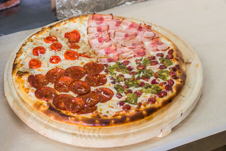 Пицца Времена года 33 см