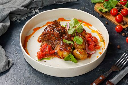 Томленая телятина с молодым картофелем