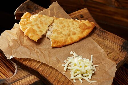 Чебурек с ветчиной и моцареллой