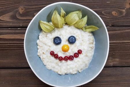 Каша овсяная с сухофруктами