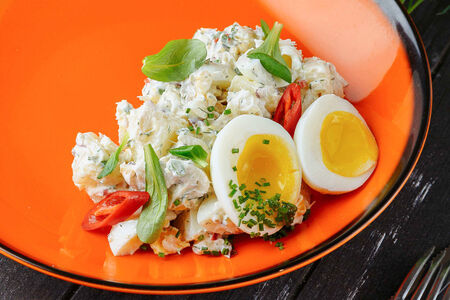 Салат с копченой треской