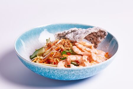 Салат с морепродуктами и вешенками