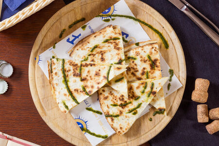 Сырная лепешка
