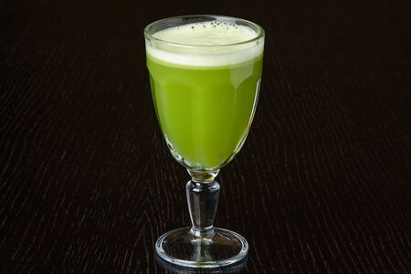 Сок яблочный свежевыжатый