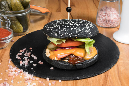 Черный бургер