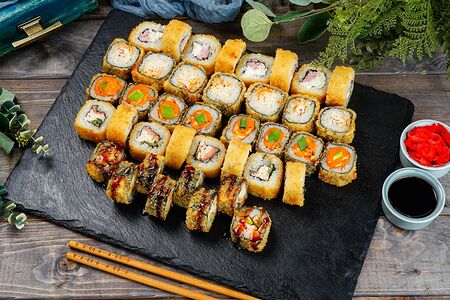 Сет горячих роллов Ассорти