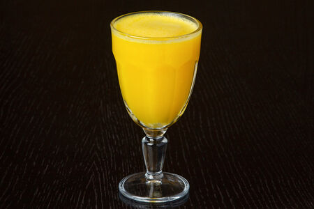 Сок апельсиновый свежевыжатый