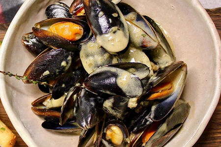 Мидии в сливочно-винном соусе