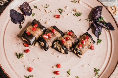 Рулетики из баклажанов