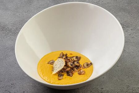 Тыквенный суп с грибным ассорти