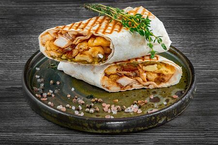 Шаурма с курицей по-деревенски