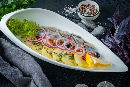 67. Сельдь с картофелем