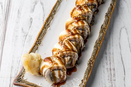 Ролл Унаги Ринго