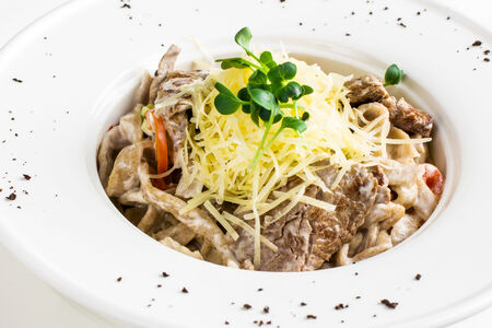 Феттуччини с говядиной