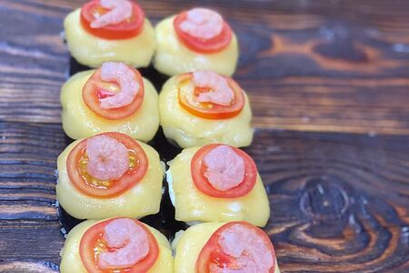 Ролл с креветкой