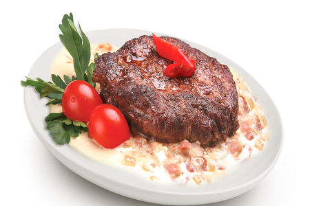 Говяжий стейк на гриле с соусом Карбонара