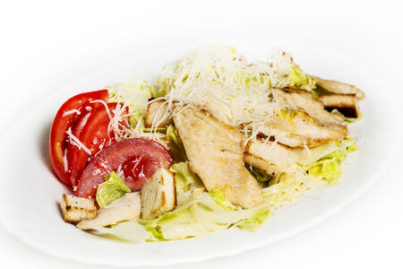 Салат Цезарь с курицей