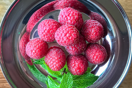 Малина свежая