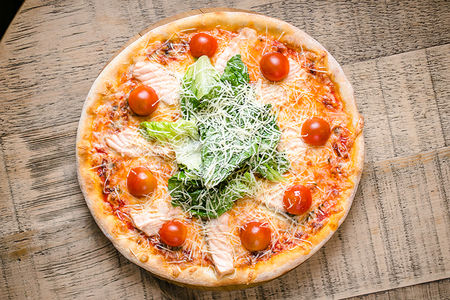 Пицца Цезарь с лососем