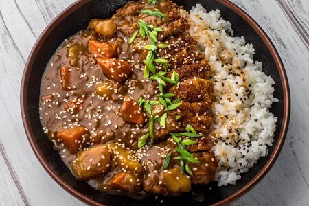 Тонкацу карри